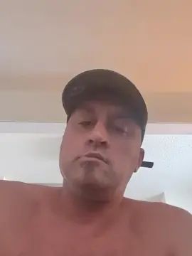 Gay sex chat with Dowhatyouwant23 - camgaychat.com - Britain