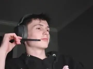 Gay sex chat with ddawgtylol - camgaychat.com - Britain