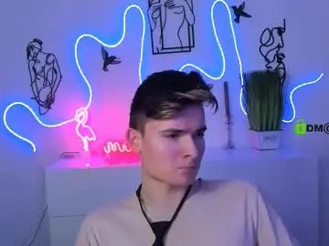 Gay sex chat with bodi_jon - camgaychat.com - Britain