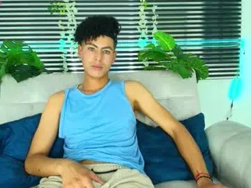 Gay sex chat with thiiagosaeenz - camgaychat.com - Britain