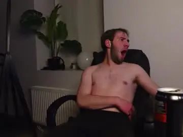 Gay sex chat with eddie_druski - camgaychat.com - Britain