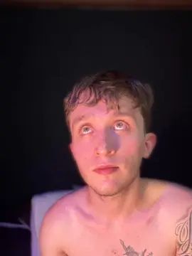 Gay sex chat with Dylanwhite23 - camgaychat.com - Britain