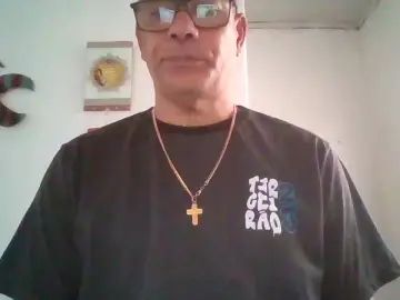 Gay sex chat with Helinho56 - camgaychat.com - Portugal