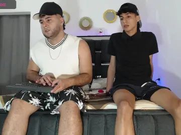 Gay sex chat with jhossuayvalerio - camgaychat.com - Britain