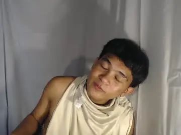 Gay sex chat with ur_asianversarap - camgaychat.com