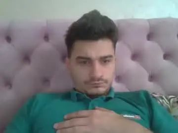 Gay sex chat with phantomluvv - camgaychat.com - Britain