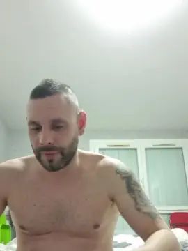 Gay sex chat with Vinssou92 - camgaychat.com - France