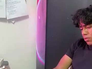 Gay sex chat with scarguy2518 - camgaychat.com