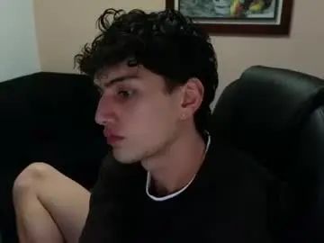 Gay sex chat with mrpicklesx23 - camgaychat.com - Britain