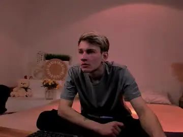 Gay sex chat with volan_starts - camgaychat.com - Britain