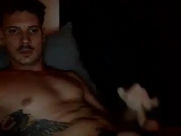 Gay sex chat with ganesh13670 - camgaychat.com - Britain