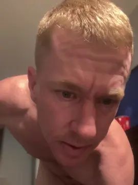 Gay sex chat with Dgamestrong - camgaychat.com - Britain