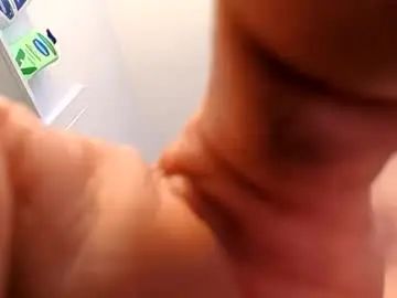 Gay sex chat with tytybottomsbiged - camgaychat.com - Britain