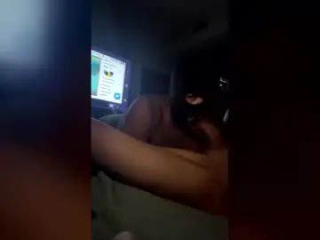 Gay sex chat with 10kuttop - camgaychat.com - Britain