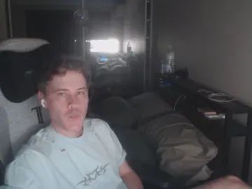 Gay sex chat with samuelchill - camgaychat.com - Britain