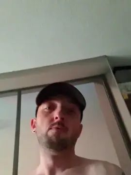 Gay sex chat with Wessecret - camgaychat.com - Britain