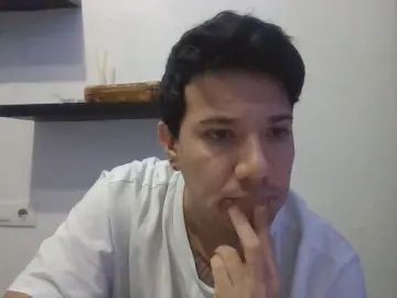 Gay sex chat with parejaardient25 - camgaychat.com - Britain