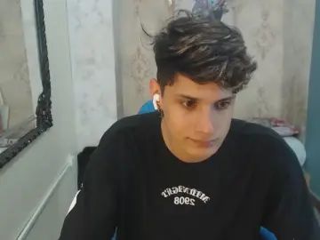 Gay sex chat with ElFlaquiito - camgaychat.com