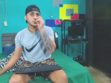 Gay sex chat with alessandroxoxo - camgaychat.com - Spain