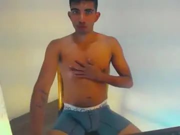 Gay sex chat with slayers_horny1 - camgaychat.com - Spain