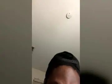 Gay sex chat with divinitykaii - camgaychat.com - Britain