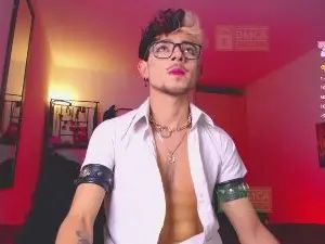 Gay sex chat with DOMINIKECLIPSE - camgaychat.com - Britain