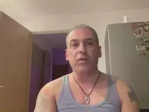 Gay sex chat with _Michaaeell_ - camgaychat.com - Britain