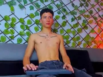 Gay sex chat with jacob_bloom - camgaychat.com