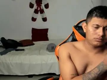 Gay sex chat with emanuel_bills - camgaychat.com - Britain