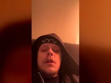 Gay sex chat with dizzy420933727 - camgaychat.com - Britain