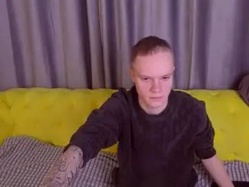 Gay sex chat with menthos_dick - camgaychat.com - Britain