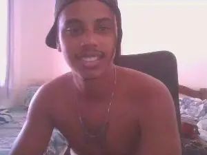 Gay sex chat with blackdickmoby - camgaychat.com - Britain