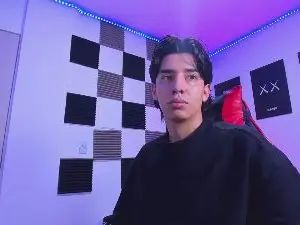 Gay sex chat with alan_boy01 - camgaychat.com - Britain