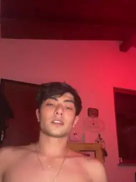 Gay sex chat with Vittoelpadrino - camgaychat.com - Britain