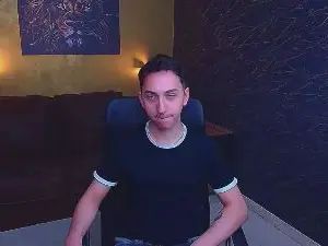 Gay sex chat with BronxPoe - camgaychat.com - Britain