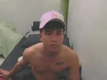 Gay sex chat with tanboy888 - camgaychat.com - Britain