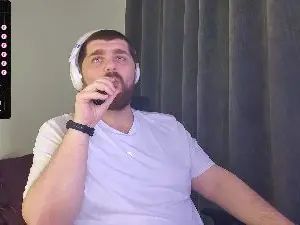 Gay sex chat with KingMarti - camgaychat.com - Britain