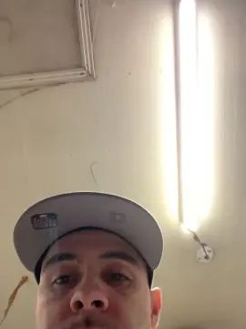 Gay sex chat with Pookiesbigdick - camgaychat.com - Britain