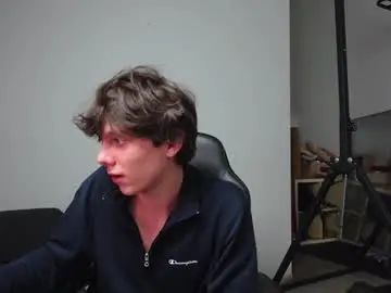 Gay sex chat with nico_domino - camgaychat.com - Britain