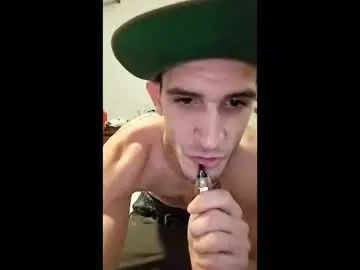 Gay sex chat with thatdetroitdic - camgaychat.com - Britain