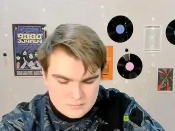 Gay sex chat with theo_drift - camgaychat.com - Britain