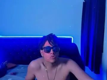 Gay sex chat with kurly_scott - camgaychat.com - Britain