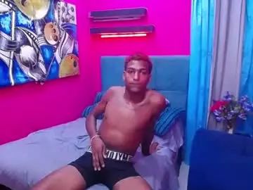 Gay sex chat with hugecock_black - camgaychat.com - Britain