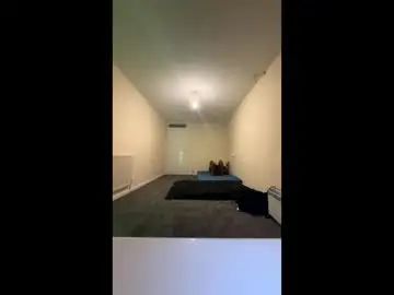 Gay sex chat with piscespawn - camgaychat.com - Britain