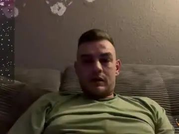 Gay sex chat with benjaminbt90 - camgaychat.com