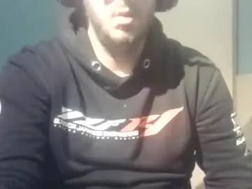 Gay sex chat with bigypyo - camgaychat.com - Britain