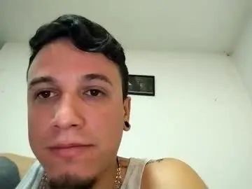 Gay sex chat with lucatorre4 - camgaychat.com - Britain