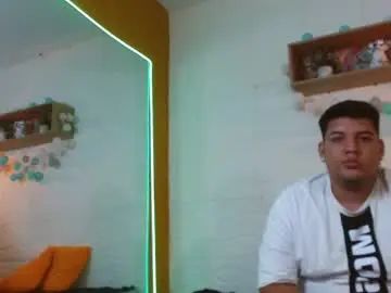 Gay sex chat with mazenrois - camgaychat.com - Britain