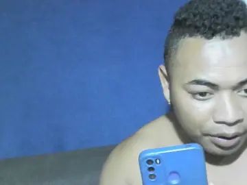 Gay sex chat with Nantenaina5 - camgaychat.com - Britain