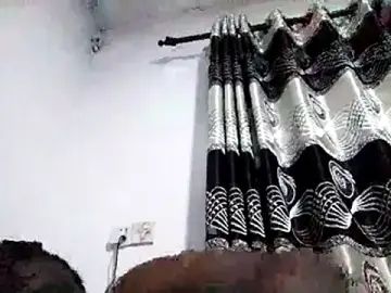 Gay sex chat with nikini1621 - camgaychat.com - Britain